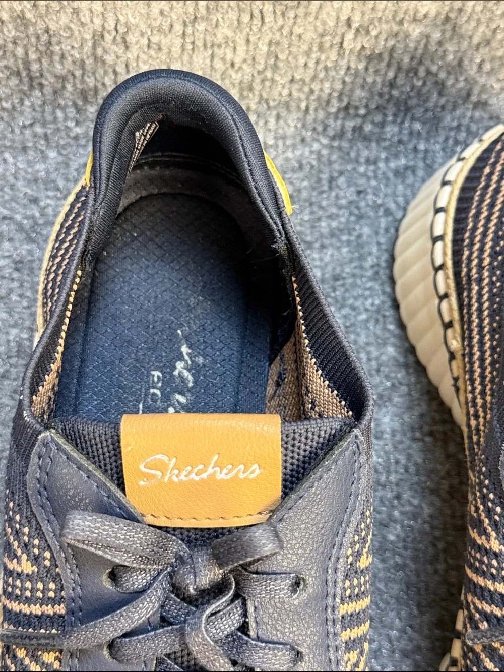 Skechers Navy & Tan Platform Knit Lace-Up Sneakers Size 9.5